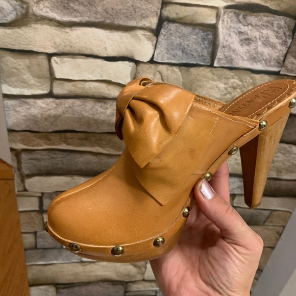 Authentic RED VALENTINO ITALIAN LEATHER STUDS CLOG - Picture 8 of 15